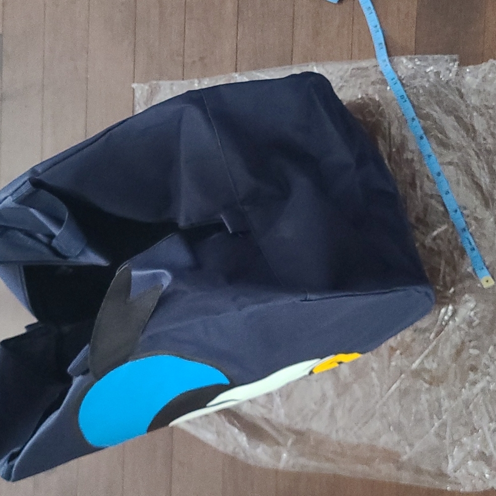 Brand new Donald Duck bag - Picture 5 of 5